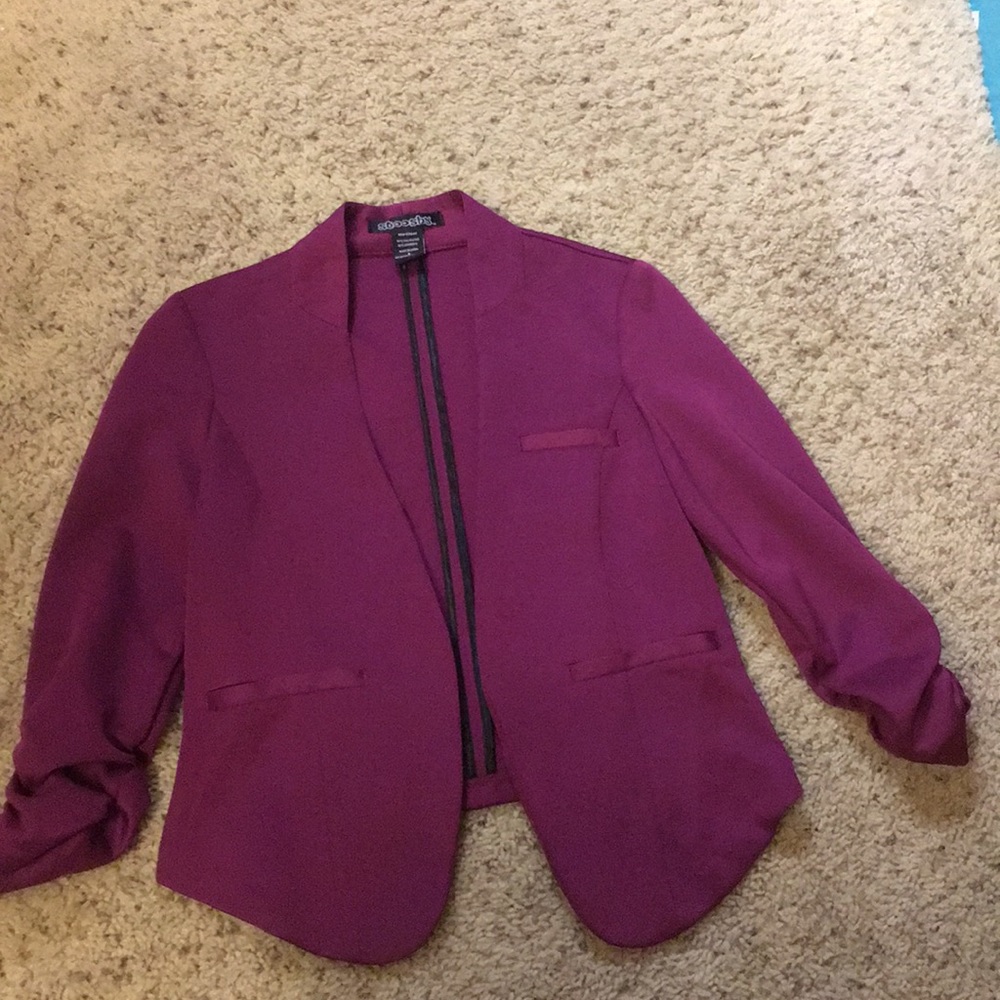 Small Stooshy Berry colored 3/4 sleeve blazer